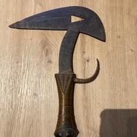 Antico coltello da lancio africano