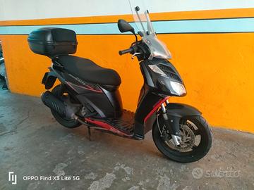 Aprilia Sportcity 300 - 2013