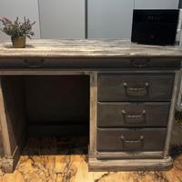 Scrivania in stile shabby chic 