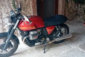 moto guzzi v7 2011