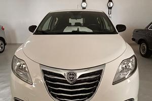 Lancia Ypsilon 1.2 69 CV 5 porte S&S Silver