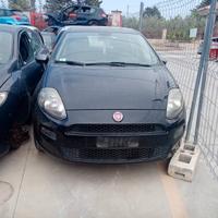 (INCIDENTATA) FIAT PUNTO 2016 muso porte ricambi #