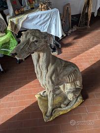 Statua di leviero cane