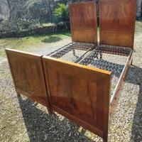2 letti singoli antichi vintage o letto matrimonia