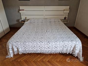 Coperta all'uncinetto fatta a mano