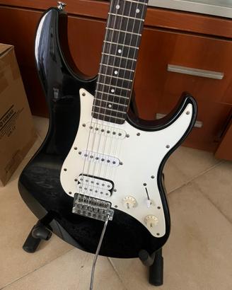 Yamaha eg112c