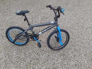 bicicletta bmx 