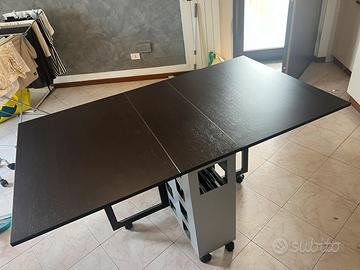 Tavolo + 6 sedie in pelle Richiudibile