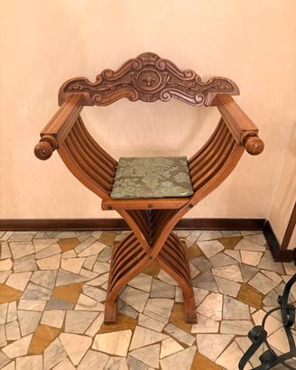Sedia Dantesca (Savonarola) in legno intagliato
