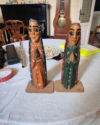 Coppia statuette Santos del Guatemala in legno