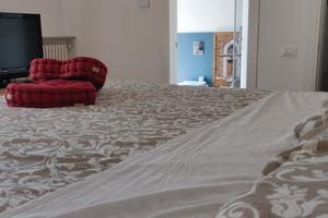 Grande camera con bagno privato a Treponti Teolo