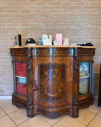 Credenza in legno intarsiato a 3 ante, italia