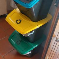 contenitori colorati per raccolta differenziata