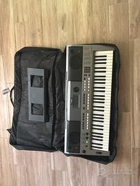 Tastiera Yamaha PSR-E443