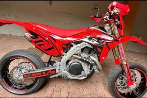HONDA CRF 450 R con allestimento SUPERMOTO