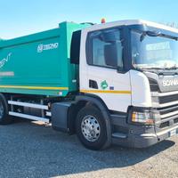 SCANIA P 280 CON COMPATTATORE