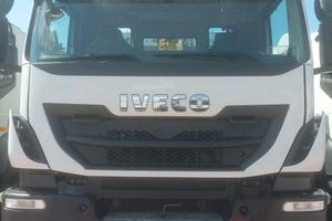IVECO TRAKKER 500 GANCIO SCARRABILE