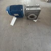 Motore trifase 1,5kW + Riduttore a vite i=64