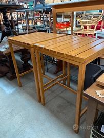 Tavolino alto da bar