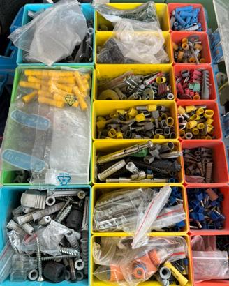 Valigetta con tasselli capicorda e minuterua mista