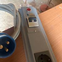 Multi presa in acciaio con interruttore