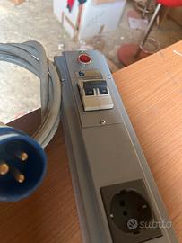 Multi presa in acciaio con interruttore