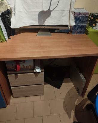 scrivania per  ragazzi