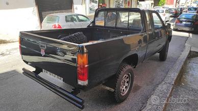 Ricambi nissan pick up