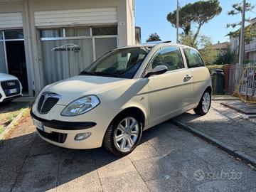 Lancia Ypsilon 1.2 Oro