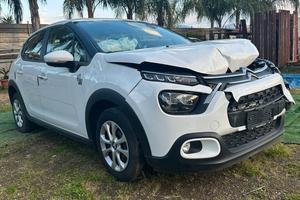 Citroen C3 2023 PureTech Shine SINISTRATA