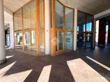 NEGOZIO A GRUGLIASCO