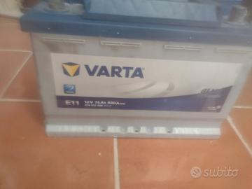 Batteria auto 12v 74A Varta usata 