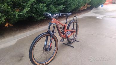 santa Cruz nomad taglia xs ruote 27,5