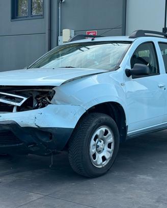 DACIA DUSTER per ricambi usati K4MA6