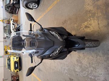 YAMAHA T MAX 560 PARI AL NUOVO