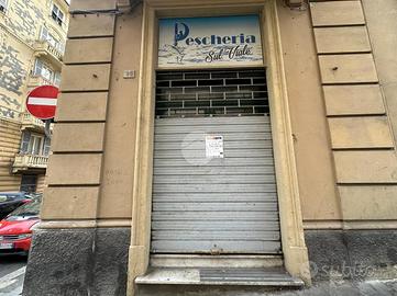 NEGOZIO A GENOVA