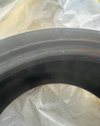 4 gomme