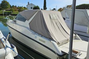 750 rio cabin