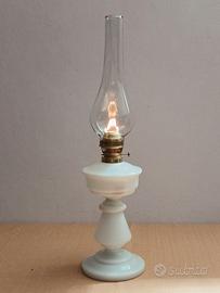 Lampada a petrolio stile classico
