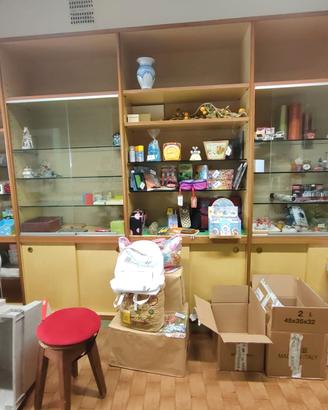 arredamento per negozi 