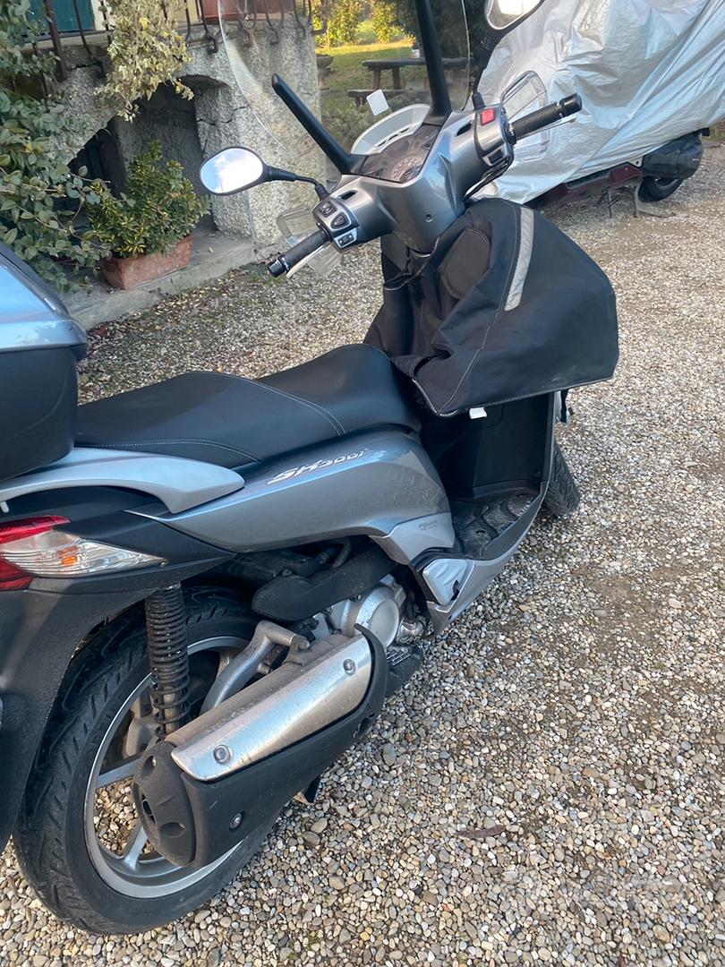 Honda sh 300 - Moto e Scooter In vendita a Bologna