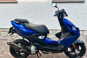 YAMAHA AEROX NAKED 2T