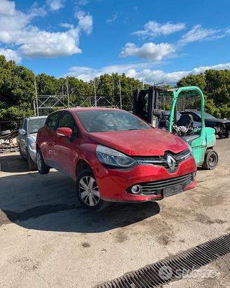 Renault Clio ricambi