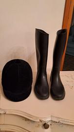 casco e stivali equitazione bambino/a