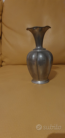 Vaso da fiori in peltro vintage