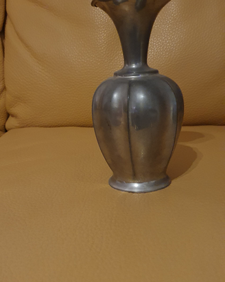 Vaso da fiori in peltro vintage