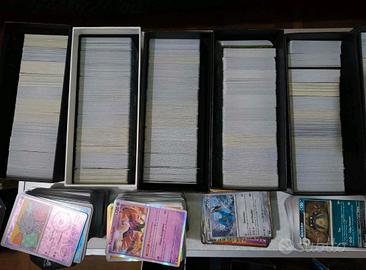 1000 carte pokemon con holo, rare e speciali