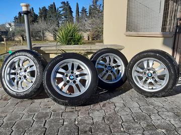 Cerchi in lega e minigonne BMW E46