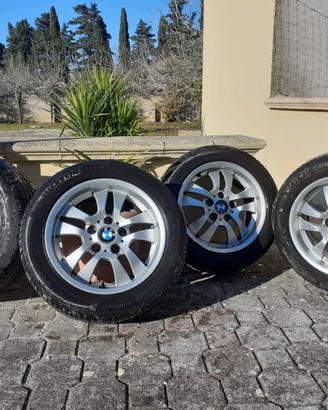 Cerchi in lega e minigonne BMW E46