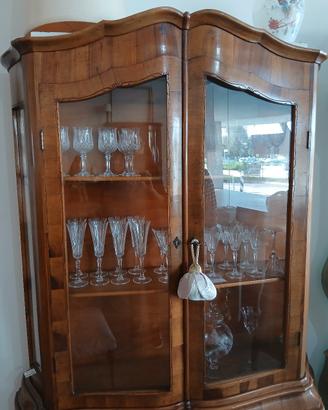 vetrina stile chippendale 